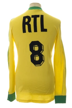 N°8